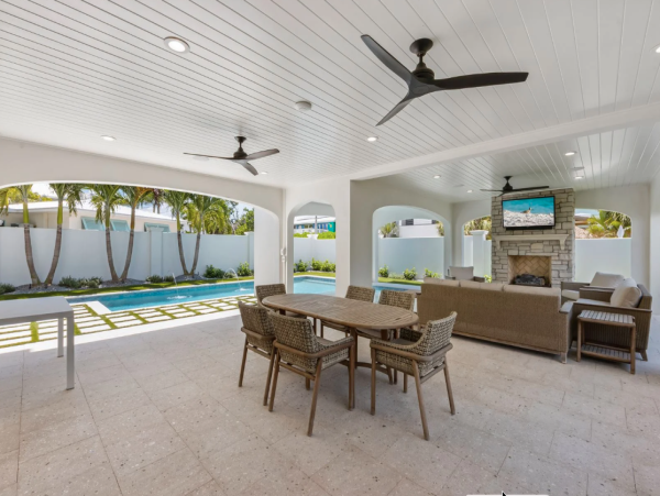 Luxury Beach Retreat on Anna Maria Island - Unforgettable Getaway